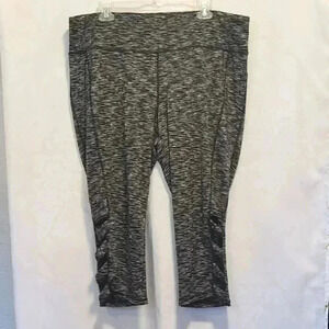 LB Active‎ Women's Size 22/24 Yoga Pants Black and White Cropped Leggings
